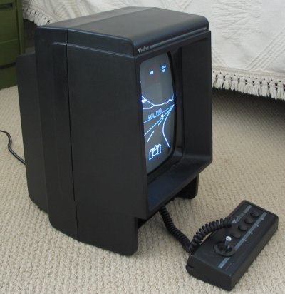 [Vectrex from the side]