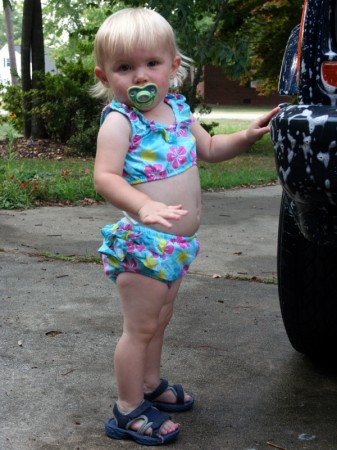 [Cate washing the car: 600x800 JPG]